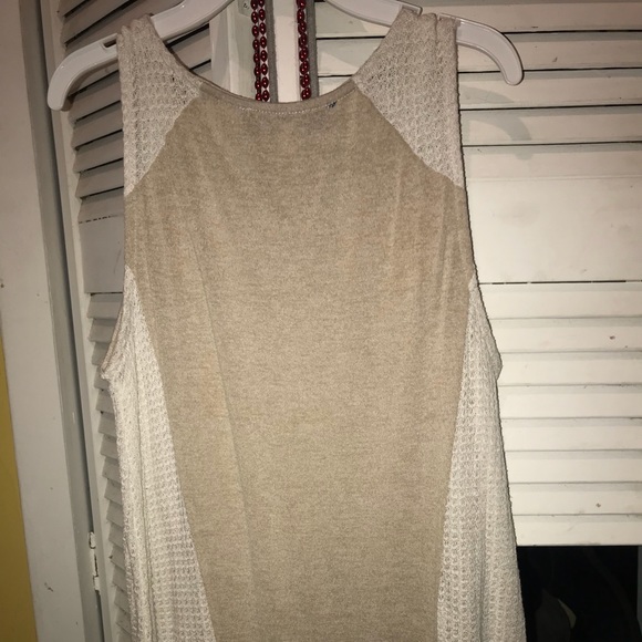 Muscle tee/blouse - Picture 2 of 2